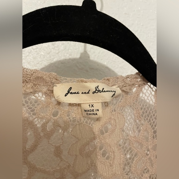 Jane And Delancey Open Front crochet floral pattern beige Sweater cardigan - Picture 3 of 5